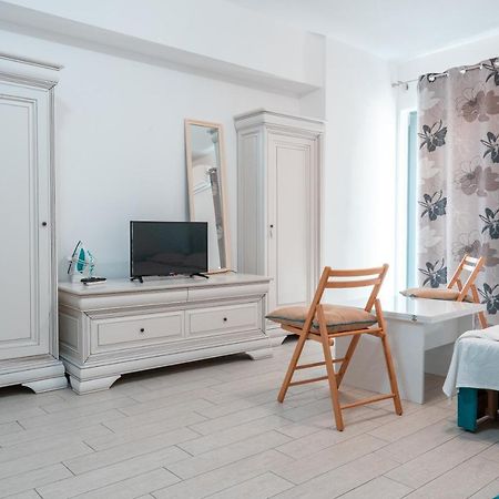 Bright Apartments Mamaia Nord Bagian luar foto