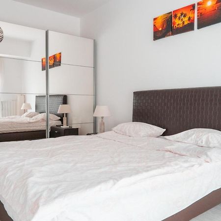 Bright Apartments Mamaia Nord Bagian luar foto