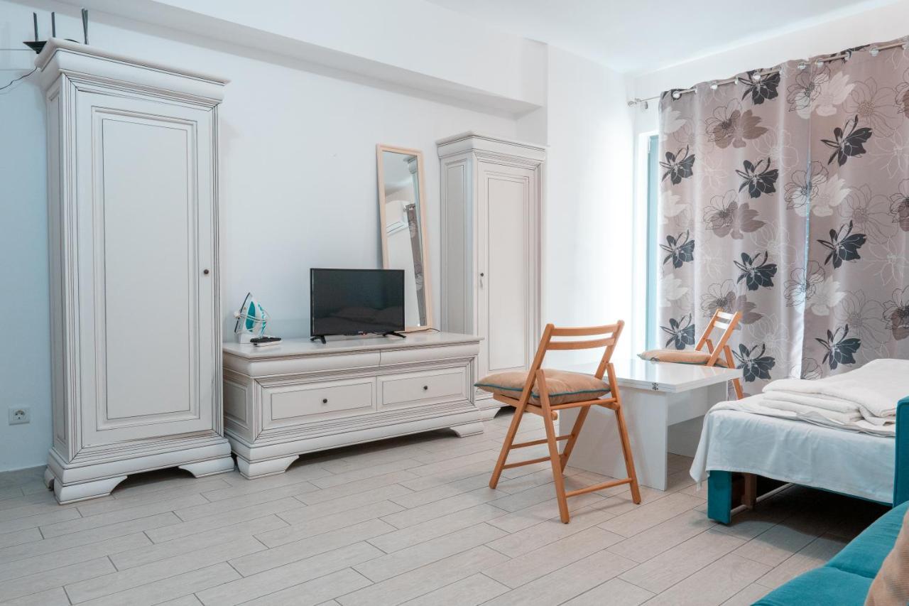 Bright Apartments Mamaia Nord Bagian luar foto