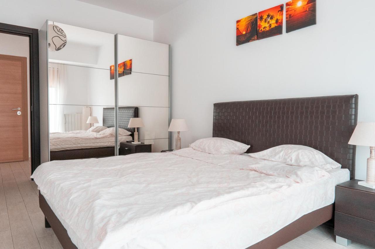 Bright Apartments Mamaia Nord Bagian luar foto