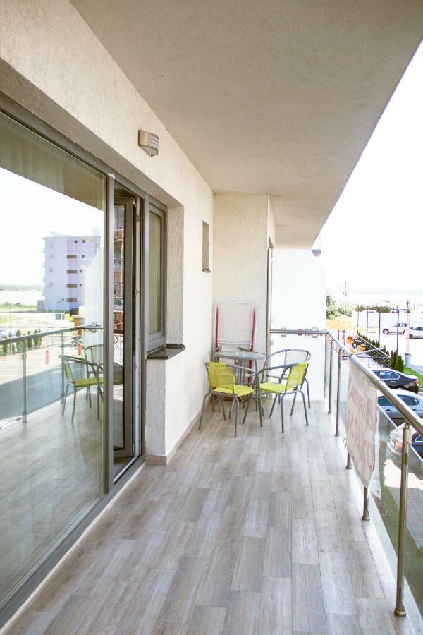Bright Apartments Mamaia Nord Bagian luar foto
